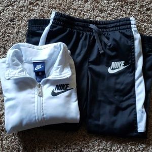Boys Nike tracksuit set